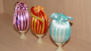 Атласное пасхальное яйцо