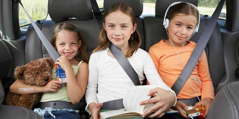 дети в автомобиле