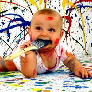 Малыш в краске