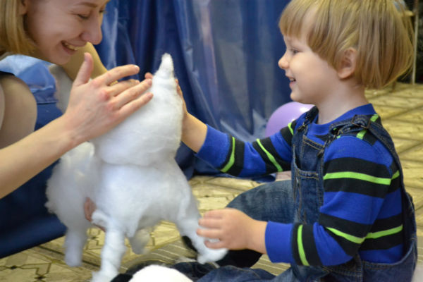 ребенок в театре