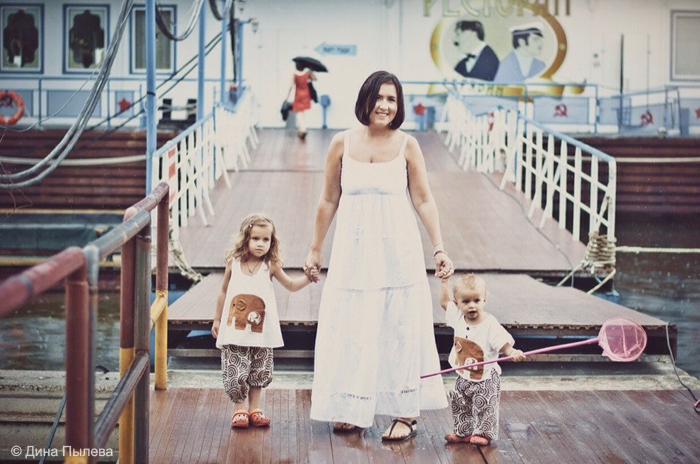 Ольга Богатова с детьми