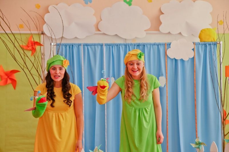 Как мотыльки весну встречали